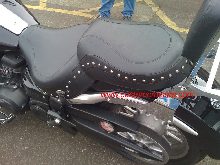 Yamaha XV1900 Seat Mustang Wide Touring seat -Studded